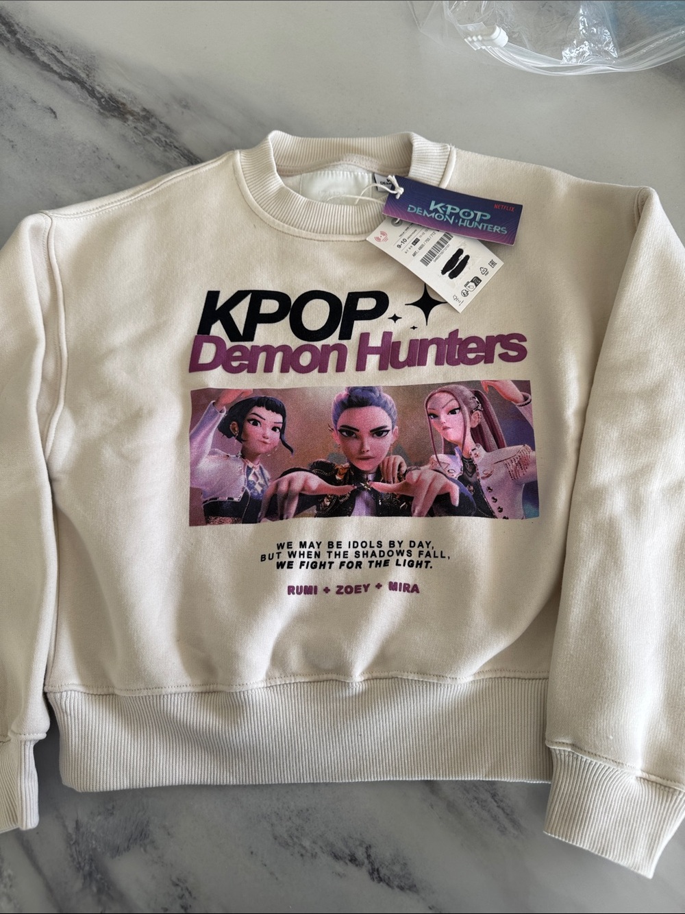 ZARA - KPOP Demon Hunters Crewneck Sweatshirt - Cream. - size 9/10